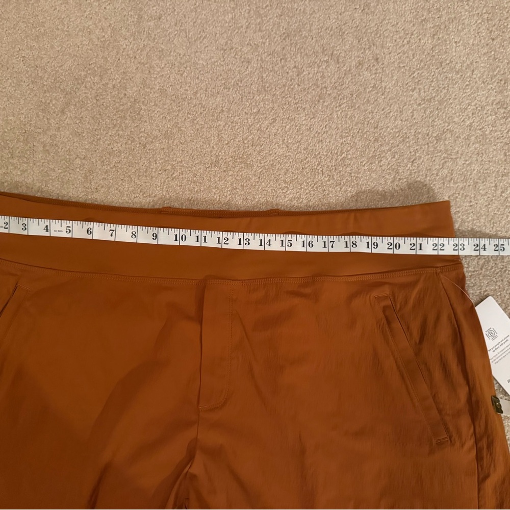 NWT Athleta Women's Athletic Shorts in Rich Orange - Picture 9 of 10